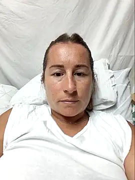 bichota85 online show from September 30, 2025, 3:29 pm