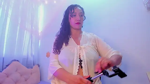 sharlot montalvo  online show from November 6, 2025, 3:05 pm