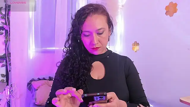 sharlot montalvo  online show from January 9, 2026, 7:54 pm