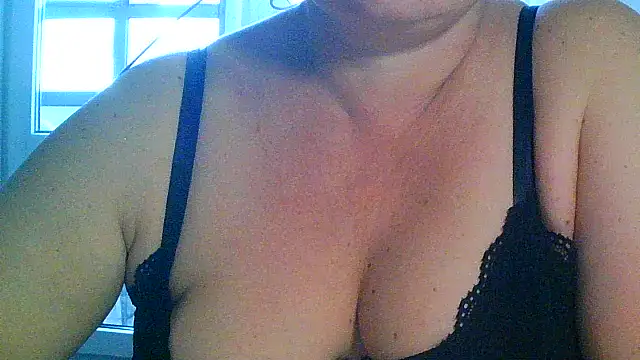 Snapshot of Blue-sky69 chatting on October 16, 2025, 8:33 am Blue-sky69 online show from October 16, 2025, 8:33 am