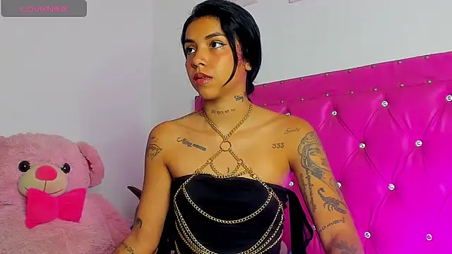 dahiiangomezz online show from June 11, 2026, 10:51 pm