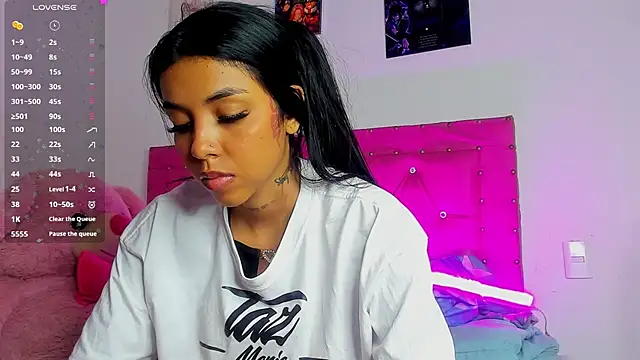 dahiiangomezz online show from June 26, 2026, 1:11 am