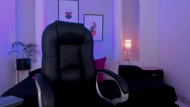 Juanita  acosta1 online show from January 7, 2026, 5:45 am