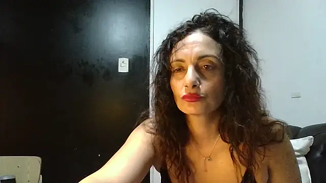 dulcefanny online show from July 13, 2026, 4:39 pm