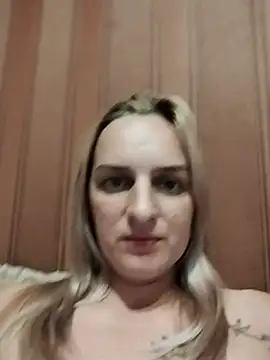 Snapshot of Tatka95 chatting on October 3, 2025, 6:59 am Tatka95 online show from October 3, 2025, 6:59 am