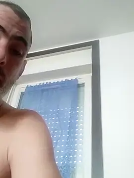 Snapshot of LeLoup49 chatting on February 28, 2026, 1:33 pm LeLoup49 online show from February 28, 2026, 1:33 pm