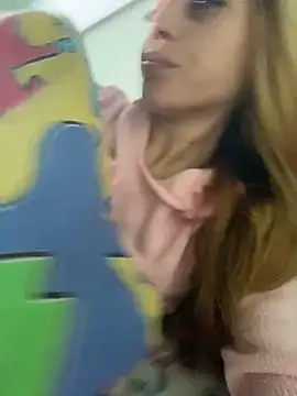 loirinhaaa online show from October 21, 2025, 7:46 pm