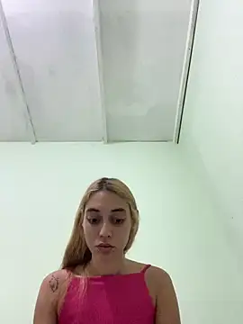 loirinhaaa online show from March 20, 2026, 10:55 pm