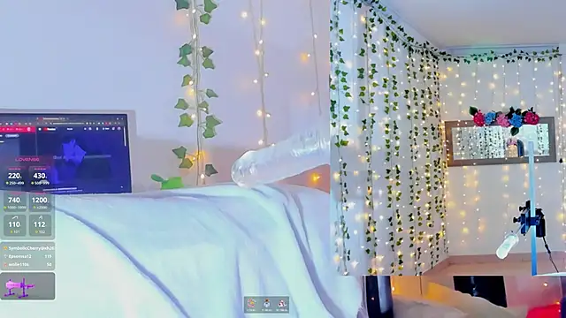 Ashley  Jones   online show from November 11, 2025, 5:08 pm