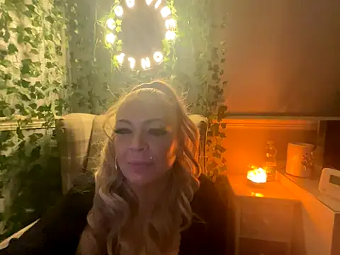 BonnyDesire online show from November 23, 2025, 7:35 pm