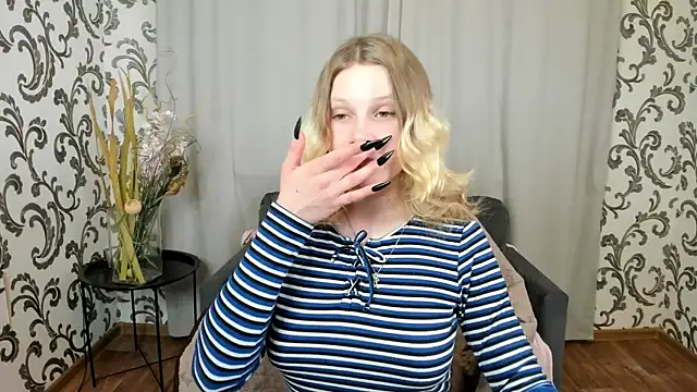  Velvet peach  online show from November 14, 2025, 11:14 am