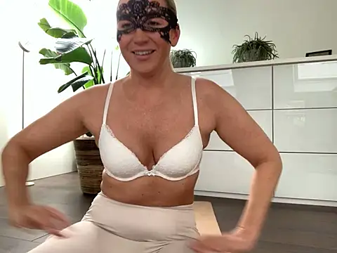 NikitaSky online show from December 4, 2025, 11:20 am