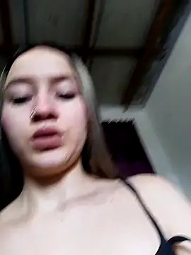 Snapshot of Shairaclark_ chatting on November 1, 2025, 9:08 pm Shairaclark online show from November 1, 2025, 9:08 pm