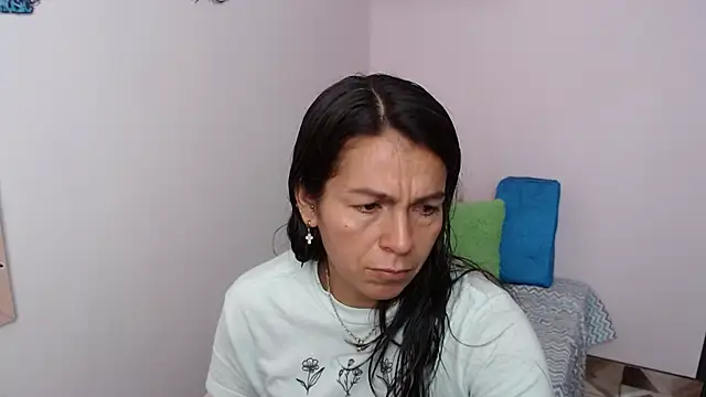 camilavargas  online show from March 13, 2026, 7:19 pm