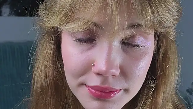 pienaple online show from September 25, 2025, 4:07 am