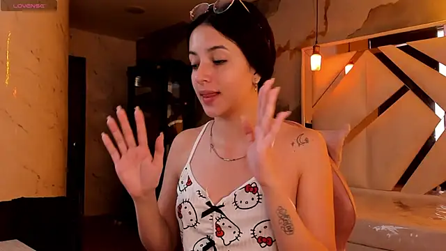 sophiadoll tf online show from July 23, 2026, 1:08 pm