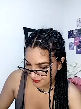 Snapshot of Renata_Zoe chatting on October 19, 2025, 1:41 am Renata Zoe online show from October 19, 2025, 1:41 am
