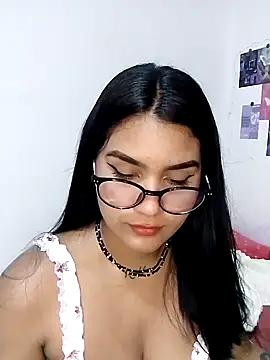 Snapshot of Renata_Zoe chatting on October 6, 2025, 1:29 am Renata Zoe online show from October 6, 2025, 1:29 am