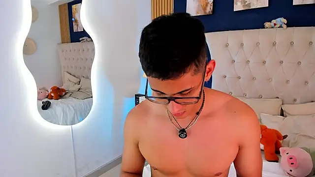 SalvadorFit online show from July 17, 2026, 1:03 am