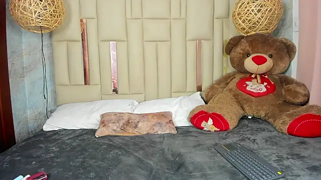 Snapshot of Dixiebelle chatting on February 14, 2026, 1:39 am Dixiebelle online show from February 14, 2026, 1:39 am