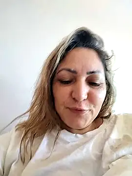 Snapshot of Lunita86 chatting on February 14, 2026, 2:39 pm Lunita86 online show from February 14, 2026, 2:39 pm