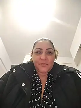 Lunita86 online show from June 9, 2026, 2:01 am
