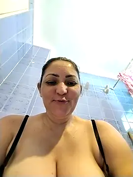 Lunita86 online show from January 7, 2026, 2:11 pm