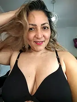 Snapshot of Lunita86 chatting on January 16, 2026, 10:47 pm Lunita86 online show from January 16, 2026, 10:47 pm