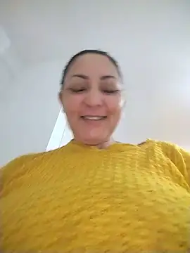 Lunita86 online show from June 7, 2026, 3:39 pm