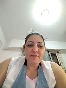 Lunita86 online show from June 3, 2026, 3:51 am