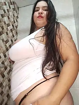 LucyDiamonds1 online show from August 2, 2026, 1:48 am
