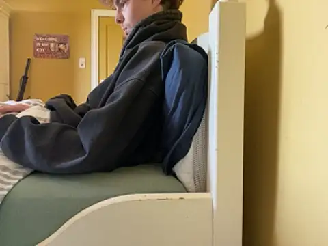 Snapshot of Randy9222 chatting on March 1, 2026, 10:48 am Randy9222 online show from March 1, 2026, 10:48 am