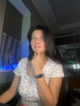 cutie modest  online show from October 19, 2025, 7:16 pm
