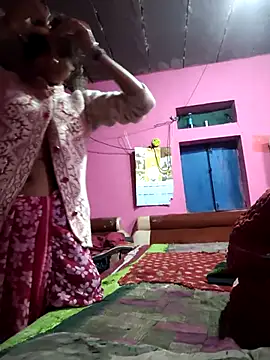 Snapshot of R_Roshni chatting on January 5, 2026, 11:52 pm R Roshni online show from January 5, 2026, 11:52 pm