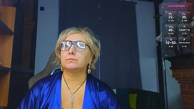 Marta Wils online show from October 28, 2025, 3:29 am