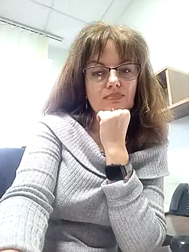 ValeriaLove43211 online show from November 4, 2025, 2:43 pm