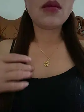 Milky-milk online show from November 11, 2025, 1:00 am