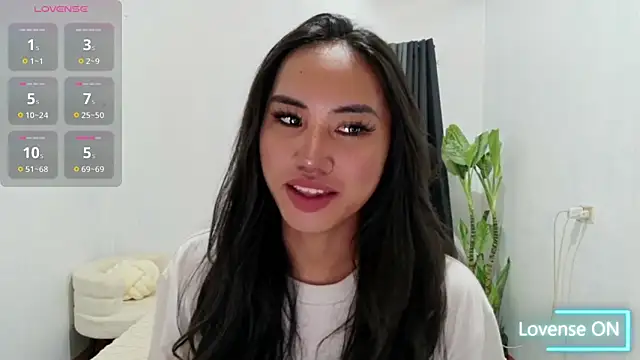 Divine Goddesss online show from April 22, 2026, 8:26 pm