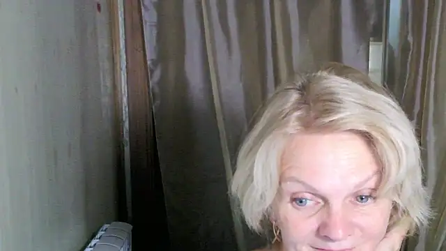 Zoe Steell online show from September 28, 2025, 2:57 pm