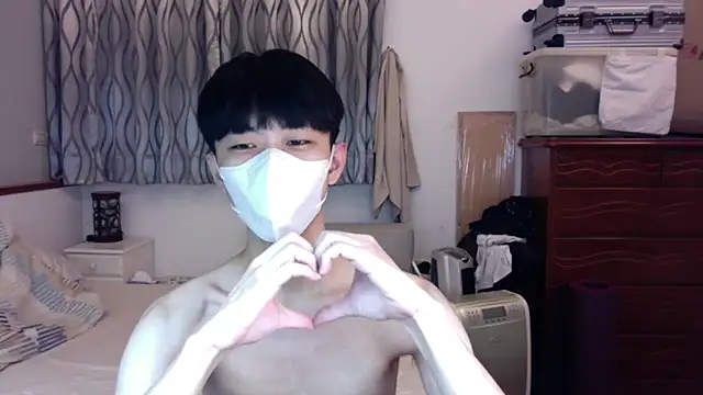 kai101010 online show from November 5, 2025, 3:48 pm