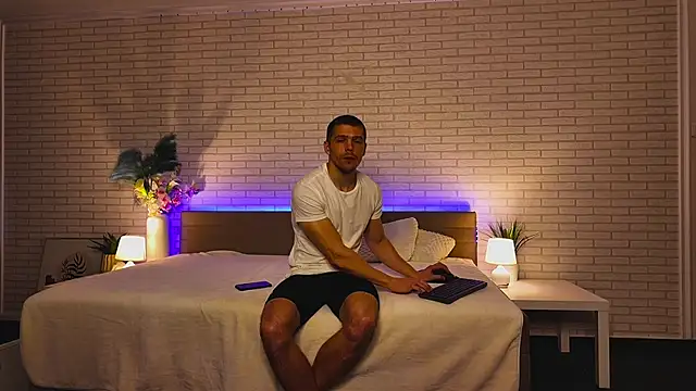 GarettVoss online show from November 15, 2025, 6:39 am