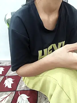 sassyishhu76 online show from February 18, 2026, 7:49 am