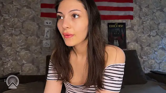 Snapshot of sweeet_strawberies chatting on November 1, 2025, 8:25 pm sweeet strawberies online show from November 1, 2025, 8:25 pm