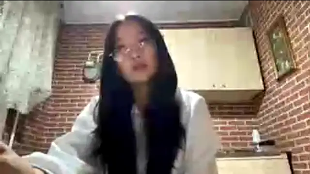 EmmaLeexth online show from September 28, 2025, 3:08 pm