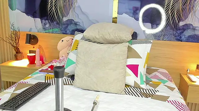 Anabacker01 online show from October 29, 2025, 7:24 pm