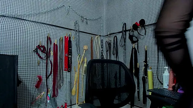 Snapshot of BDSM_MEDUZA chatting on March 4, 2026, 1:57 am BDSM MEDUZA online show from March 4, 2026, 1:57 am