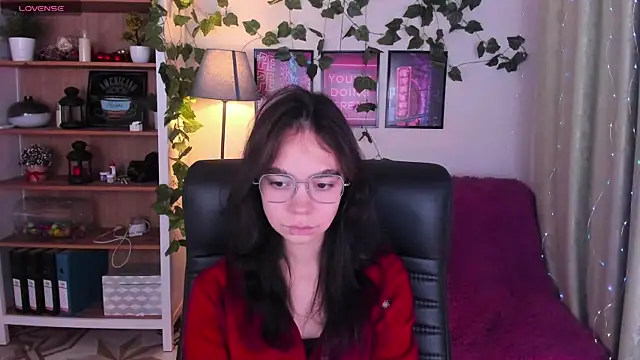 Snapshot of Elise_Noir chatting on October 6, 2025, 4:08 pm Elise Noir online show from October 6, 2025, 4:08 pm