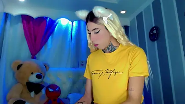 Julia Bulette1 online show from March 16, 2026, 1:24 am