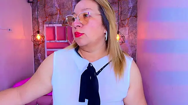 Snapshot of MaylinRosse_ chatting on January 31, 2026, 7:23 pm MaylinRosse online show from January 31, 2026, 7:23 pm