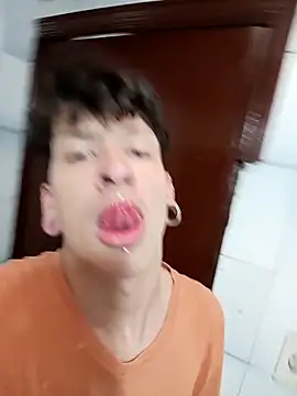 DemianSalvatore online show from February 18, 2026, 9:11 pm